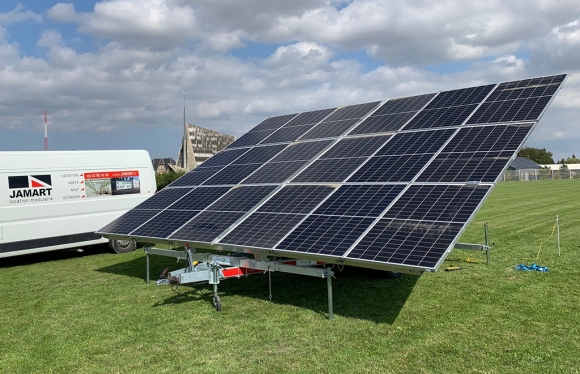 Solaranhänger 18S zum Vermieten an für Baustellen und Veranstaltungen