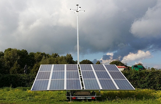 trailer photovoltaïc with projector