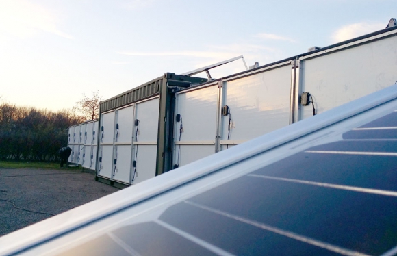 Generador solar en contenedor