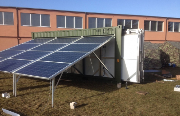 Generador solar en contenedor ejercito