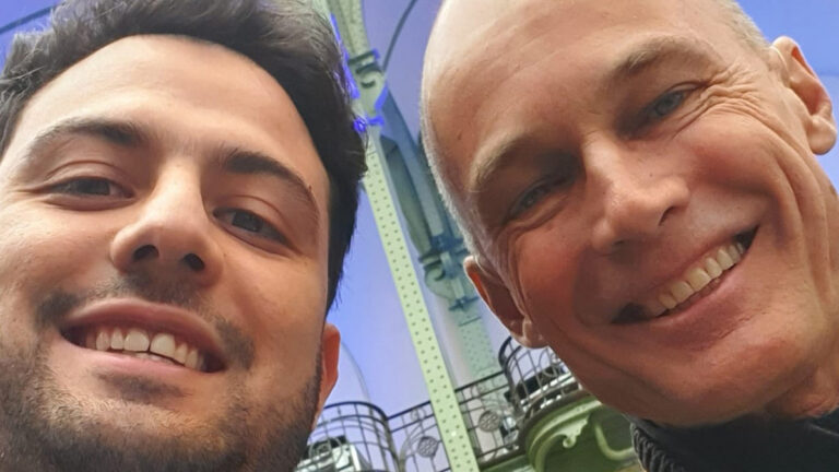 Au salon changeNow, selfie avec Bertrand Piccard, fondateur de Solar Impulse