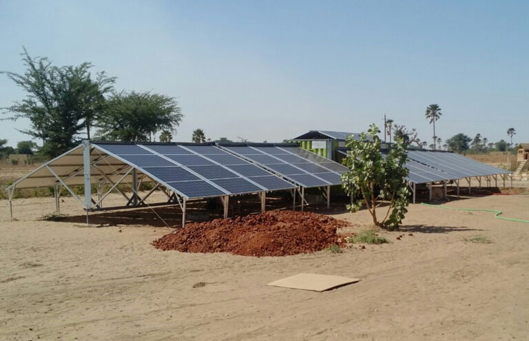 Conteneur solaire Mobil-Watt® pour l'écolodge Souimanga